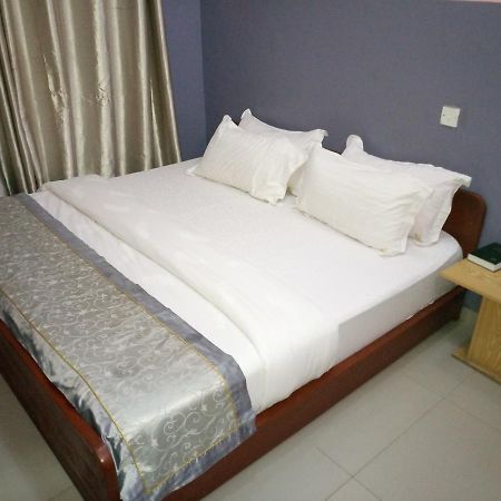 Glorious Hotel & Suites Ikotun Экстерьер фото